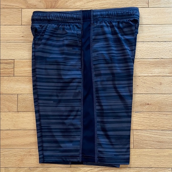 TEK Gear Drytek Elastic Waist Gym Shorts - Picture 4 of 6